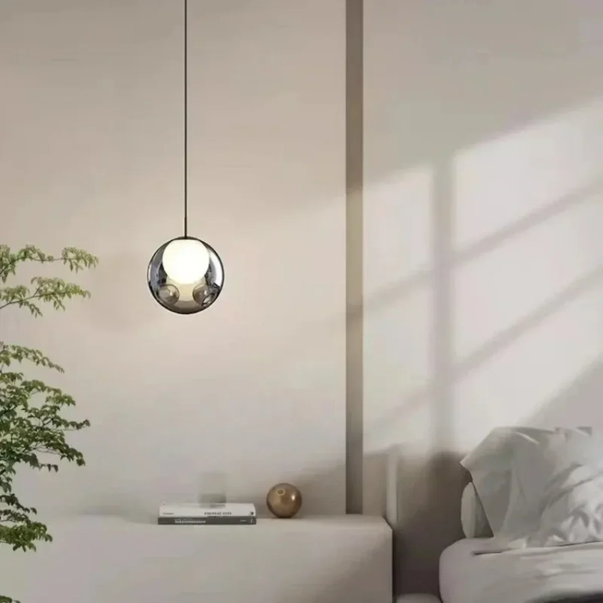 Lampa wisząca Bolla – dymiona szklana kula